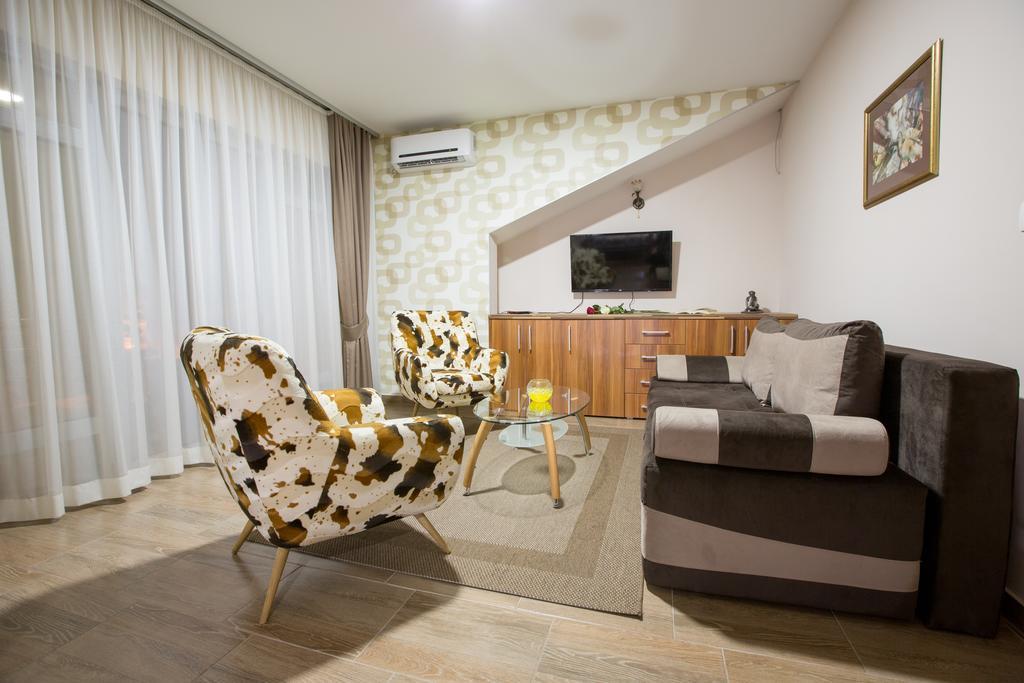 Apartmani Mg Niksic Luaran gambar