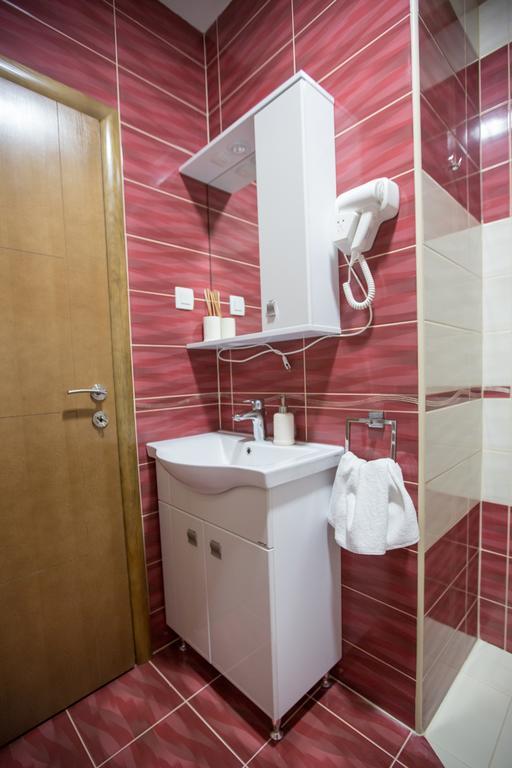 Apartmani Mg Niksic Luaran gambar